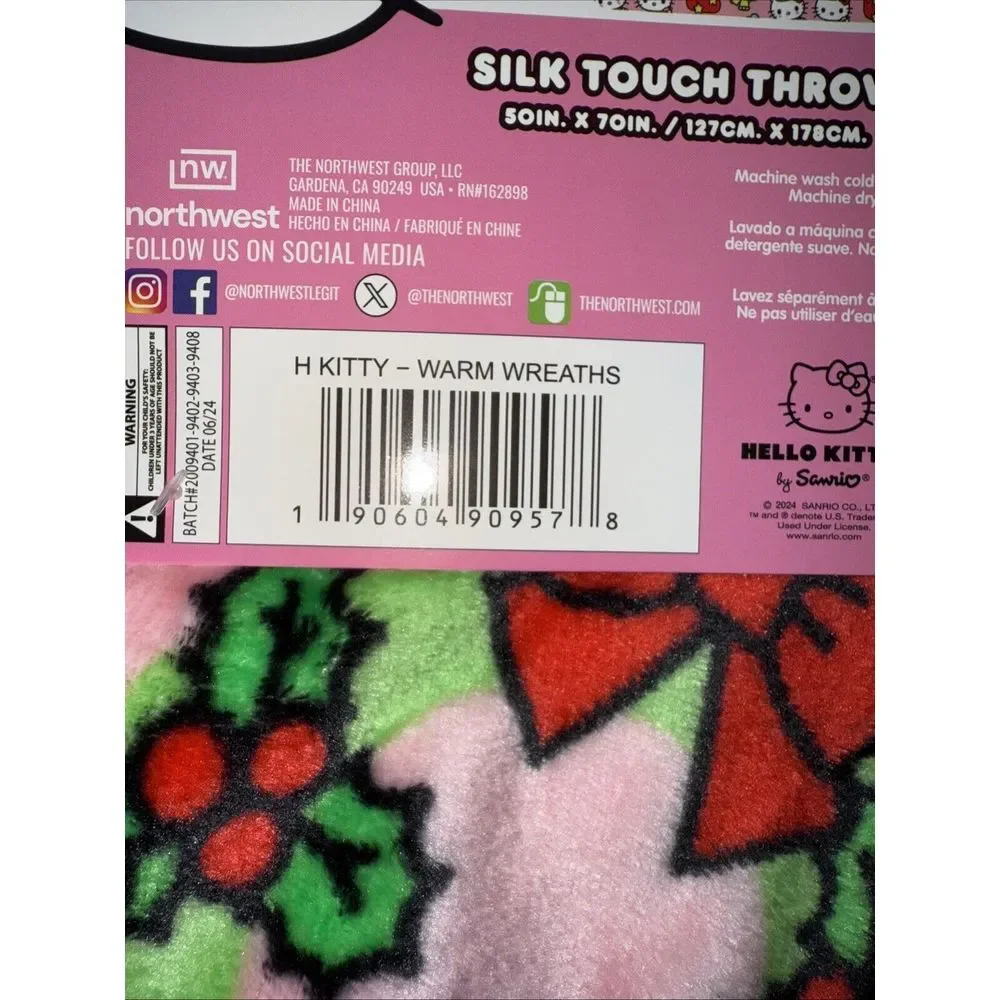 Hello Kitty Silk Touch Warm Wreath Christmas Throw Blanket - 50